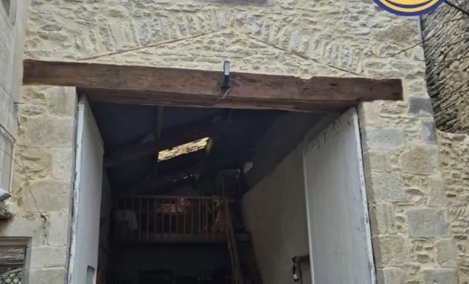 Travaille avec précision à la main, Vichy, PB Rénovation